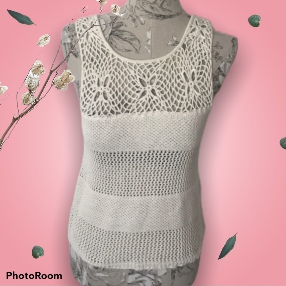 KENSIE Off White Crochet Top M